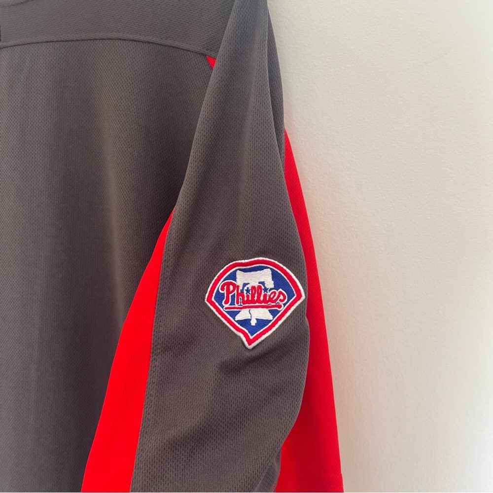 Philadelphia Phillies Men’s Red Gray Short Sleeve Shirt Size 41 - Picture 7 of 7
